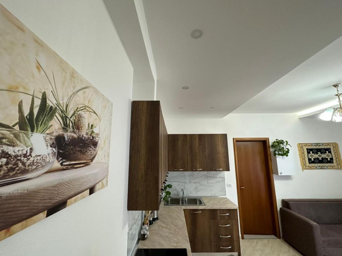 Trea Accomodations - Port Side Vlore Exterior photo
